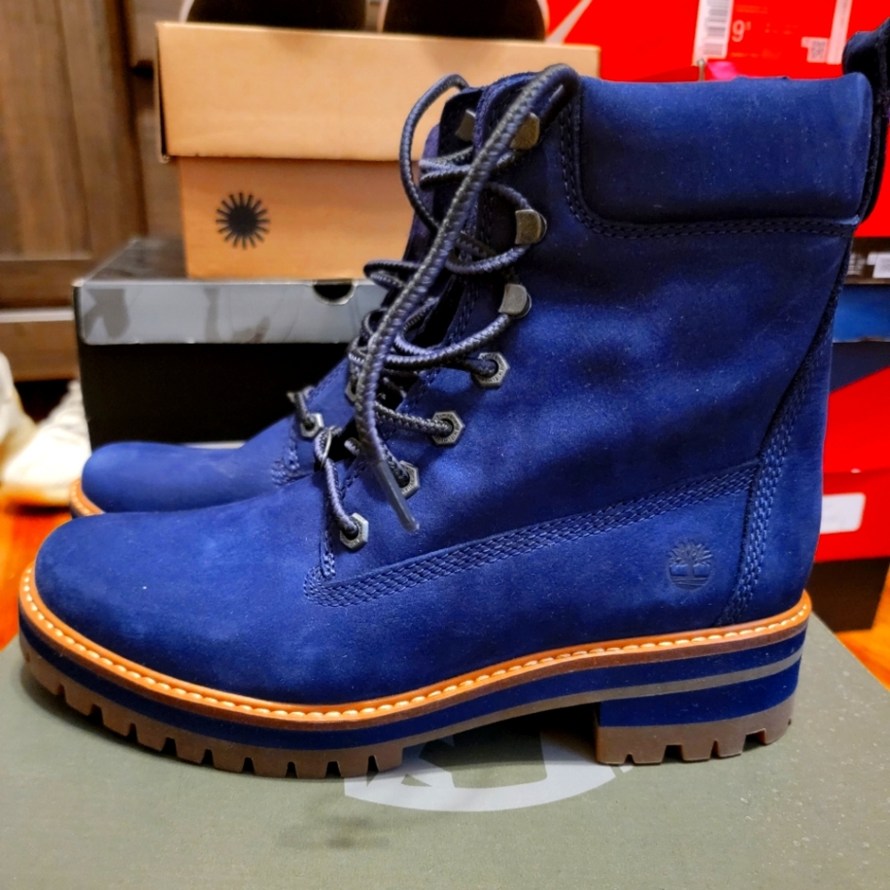 Womans Timberland Boots size 9.5 New